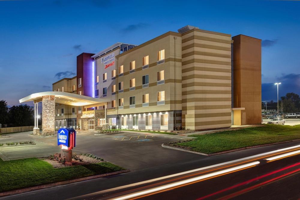 Fairfield Inn & Suites Minneapolis North Brooklyn Center Exterior photo