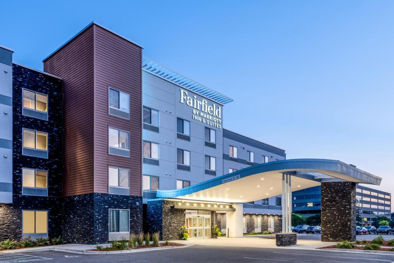 Fairfield Inn & Suites Minneapolis North Brooklyn Center Exterior photo